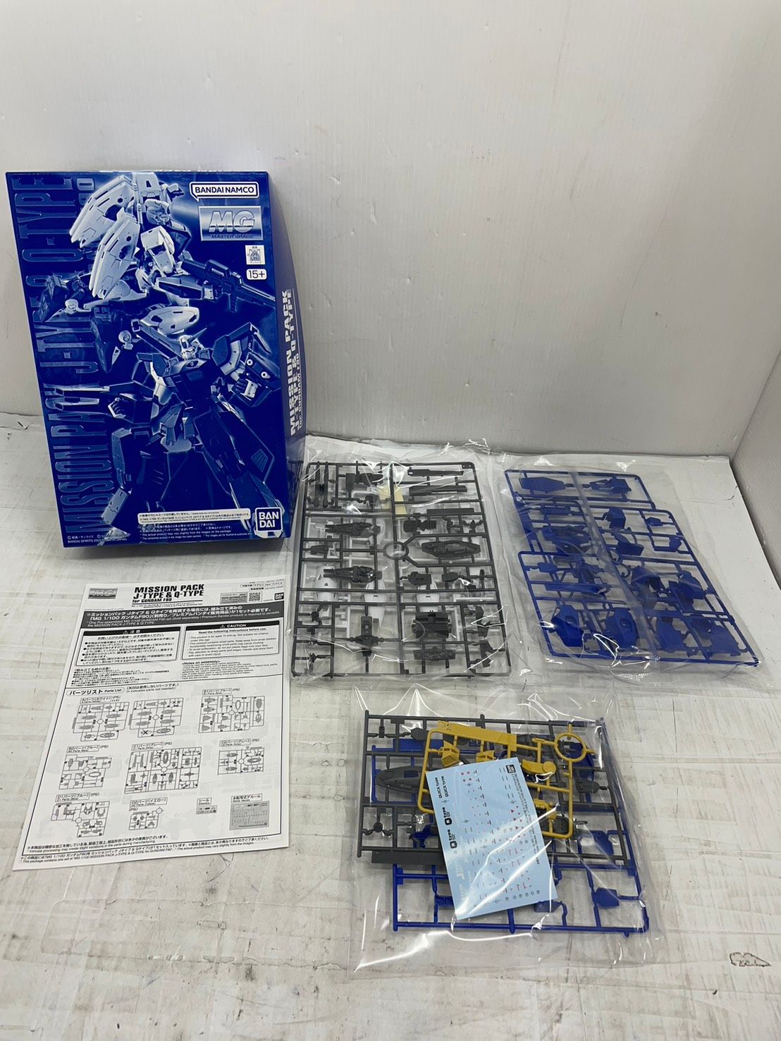 送料無料h14850 BANDAI バンダイ 機動戦士ガンダム MG 1/100 ガンダムF90用 ミッションパック Jタイプ&Qタイプ プラモデル ガンプラ 未使用