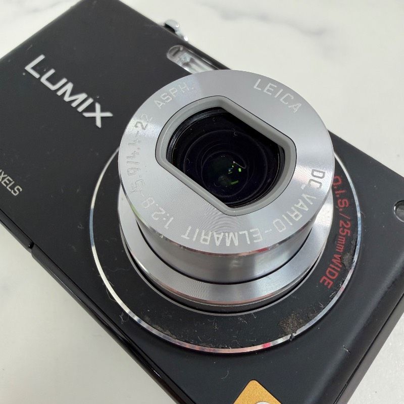 Panasonic DMC-FX40 LUMIX コンパクトデジタルカメラ ブラック 525K
