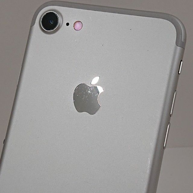 iPhone7 32GB ドコモ シルバー 送料無料 本体 c20188 - メルカリ