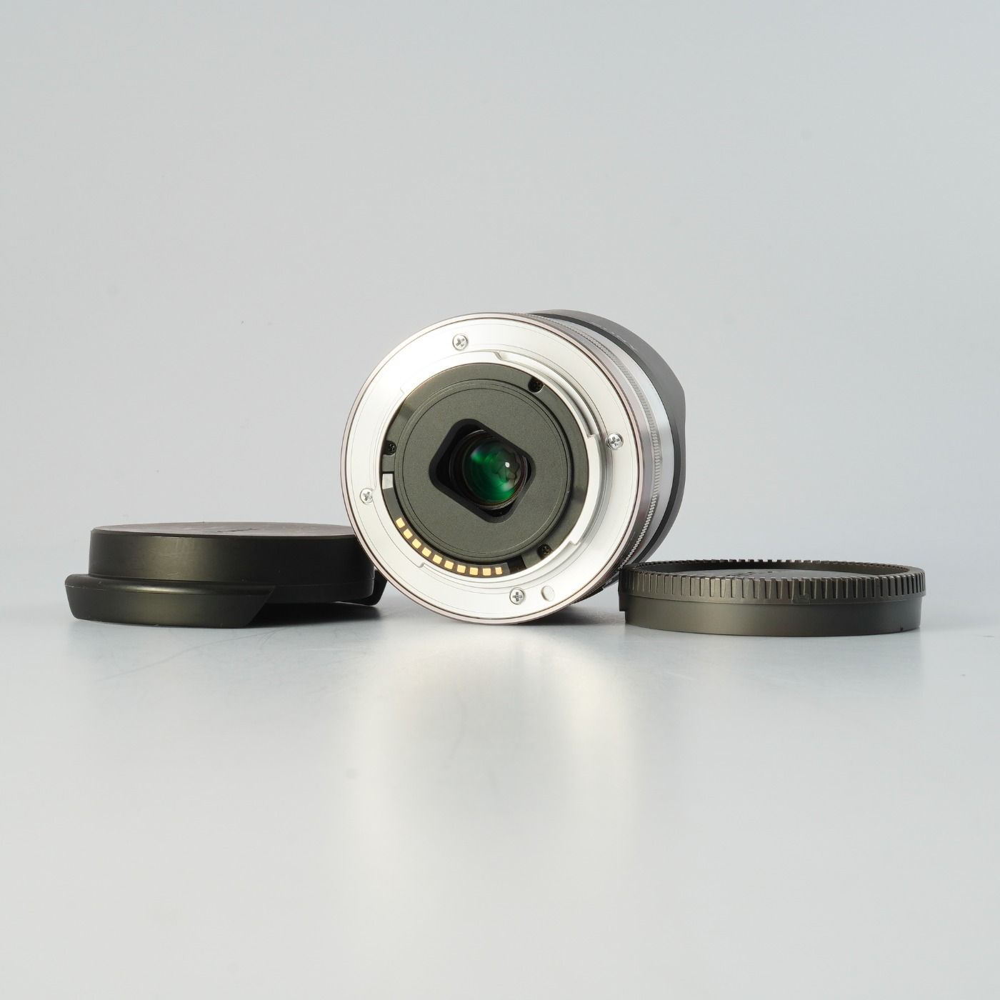 SONY　単焦点レンズ　SEL16F28　+ストラップ SONY 単焦点レンズ SEL16F28 +ストラップ SONY 単焦点レンズ SEL16F28