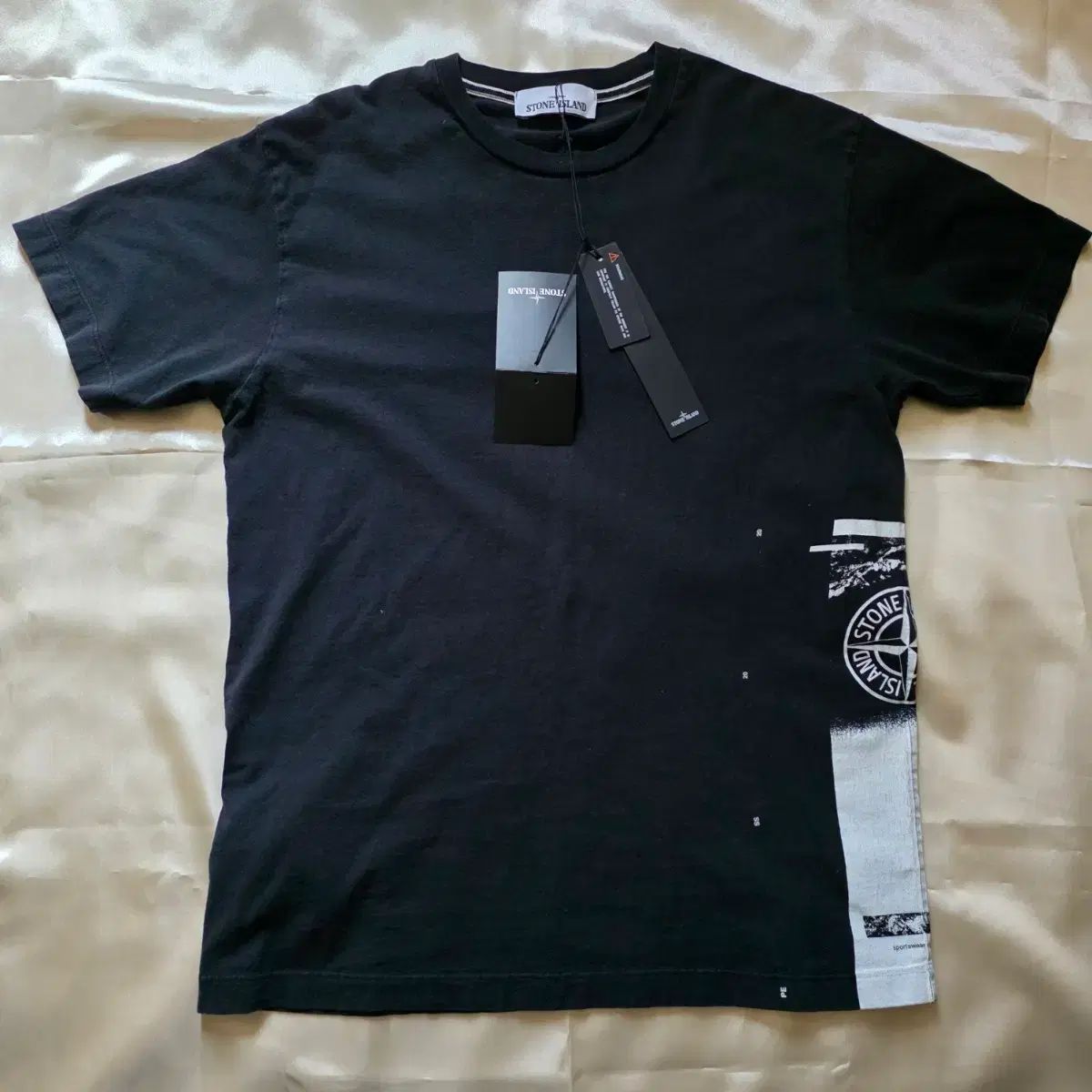 (正規品) STONE ISLAND ストーンアイランド ブラック グラフィック 半袖Tシャツ