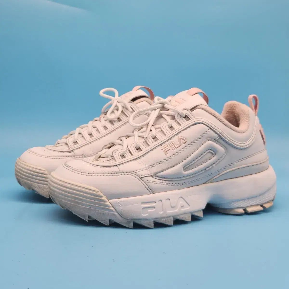 FILA フィラ ディスラプター2 レディーススニーカー 23.5センチ - メルカリ