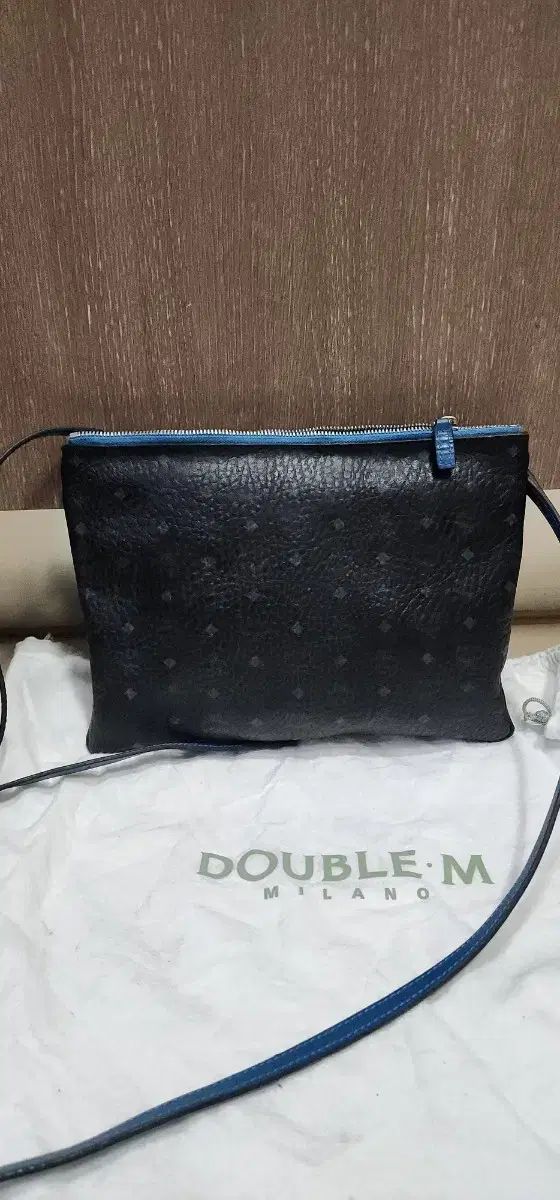 MCM クラッチ兼クロスバック