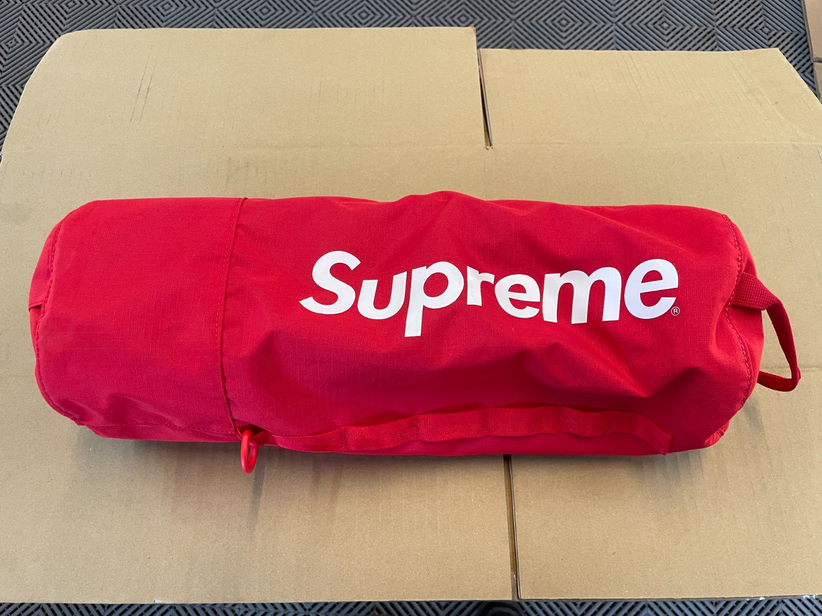 Supreme Helinox シュプリーム ヘリノックス ベンチ 赤 5022Y 新品未使用品 菅023