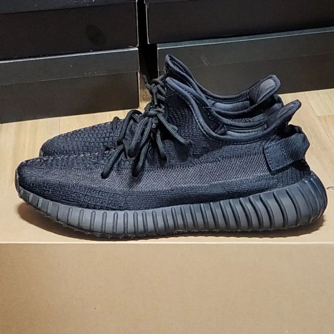 アディダス イージーブースト 275 オニキス 350V2
