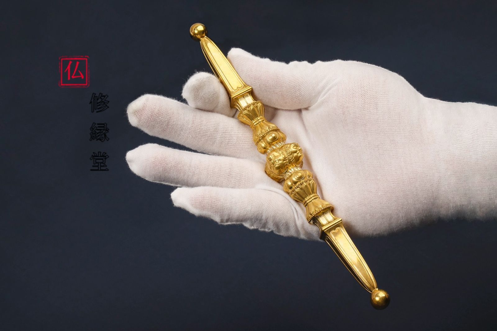 TWICE ブロマイド 金色のサイン付き TWICE ブロマイド 金色のサイン付き