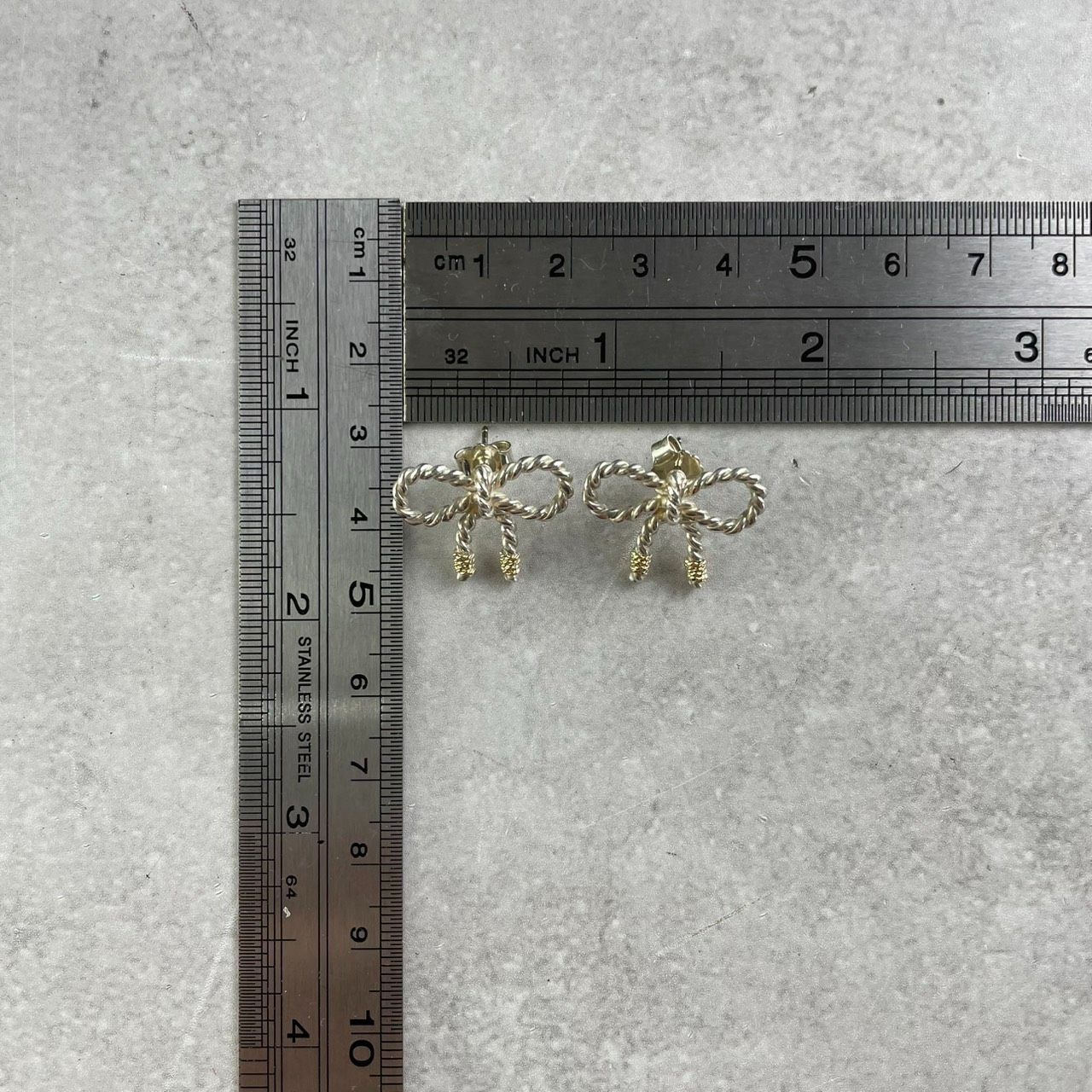 オールドティファニー ツイスト リボン コンビ ピアス 925 AEI2fe オールドティファニー ツイスト リボン コンビ ピアス 925 AEI2fe