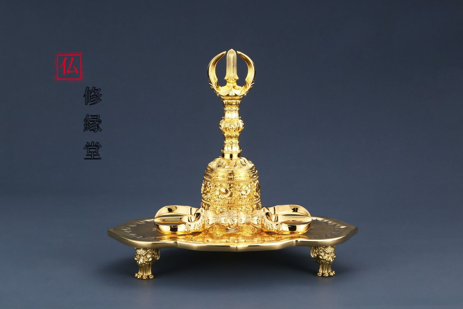 【修縁堂】真言密教 仏具 鎮壇 鬼面三鈷铃三鈷杵金剛盤 修縁堂】真言密教 仏具 鎮壇 鬼面三鈷铃三鈷杵金剛盤
