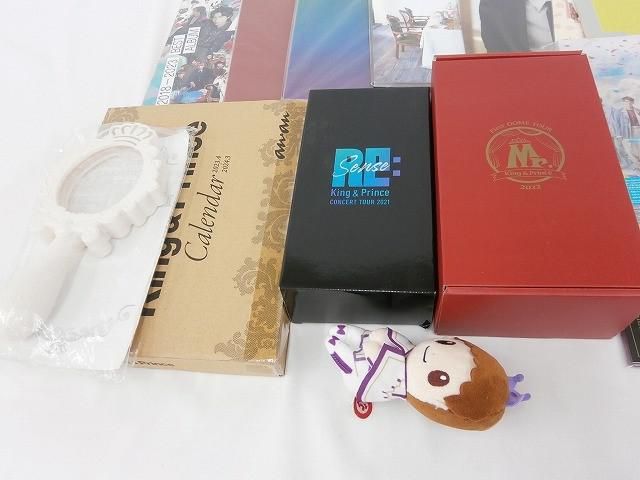 King & Prince 豪華セットCD DVD 特典　アクスタ　会報　ペンラ 中古品 King & Prince 岸優太 L＆ CD DVD 他 うちわ ペンライト