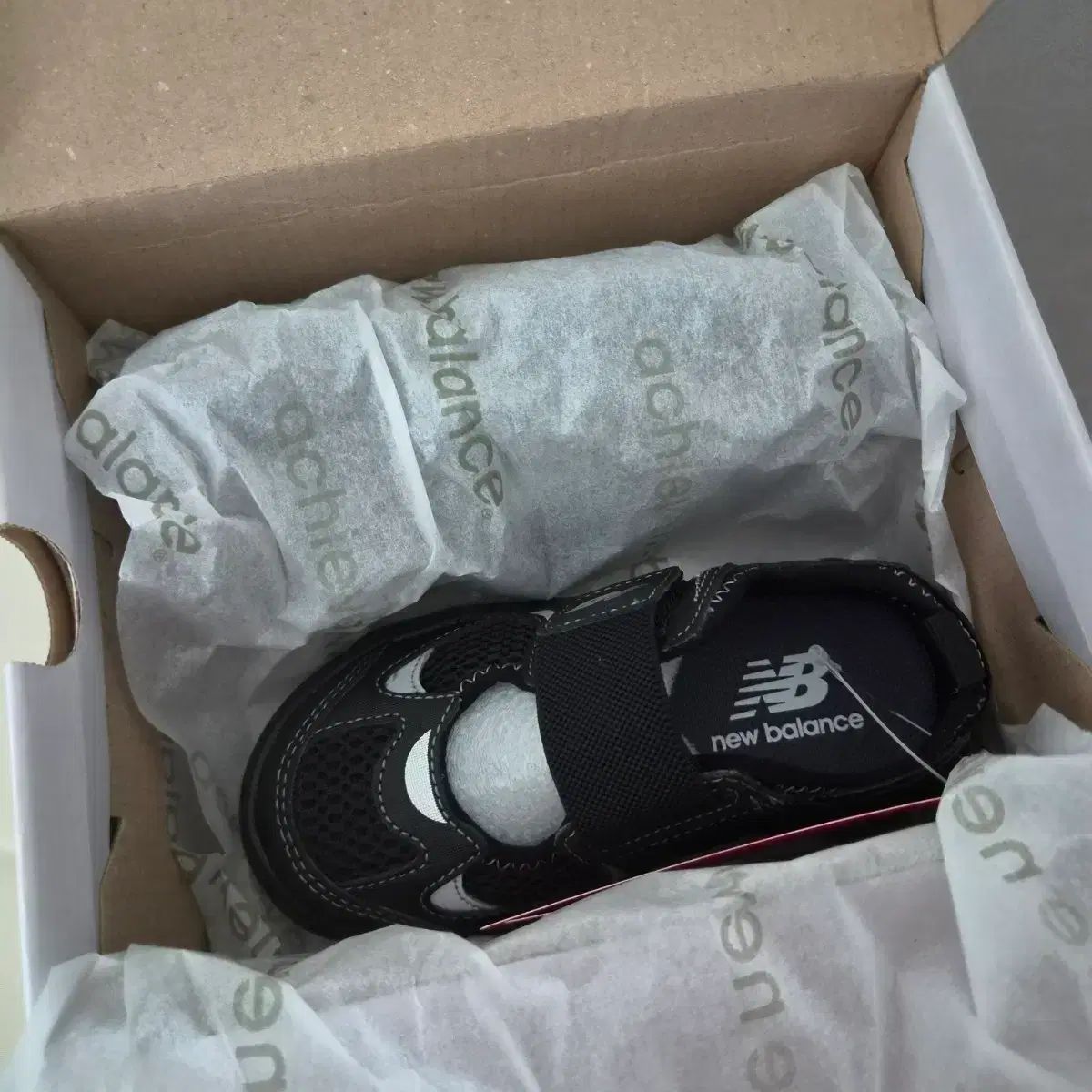 (未使用) 2026 New Balance フリー들 黒 170