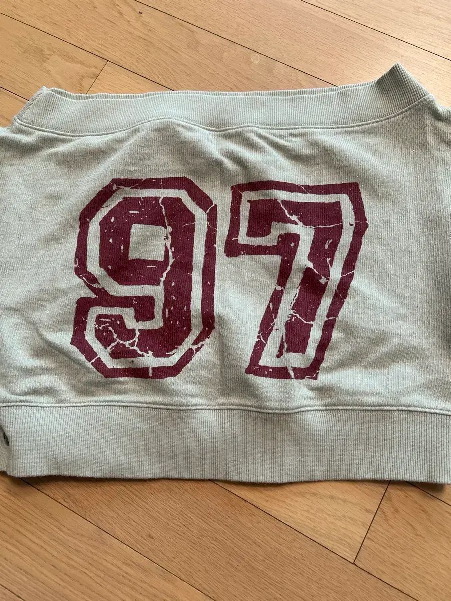 スカルプター Off-shoulder Cropped Sweatshirt Sag