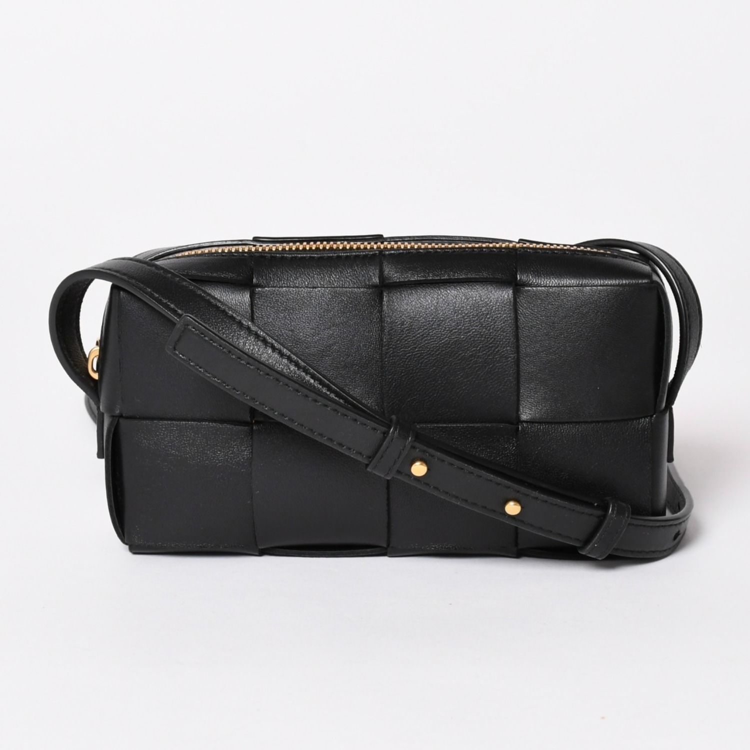 極美品 BOTTEGA VENETA ボッテガヴェネタ カセットショルダーバッグ イントレチャート ミニウォレット ラムスキン レザー ブラック ゴールド金具 中古 4a003228