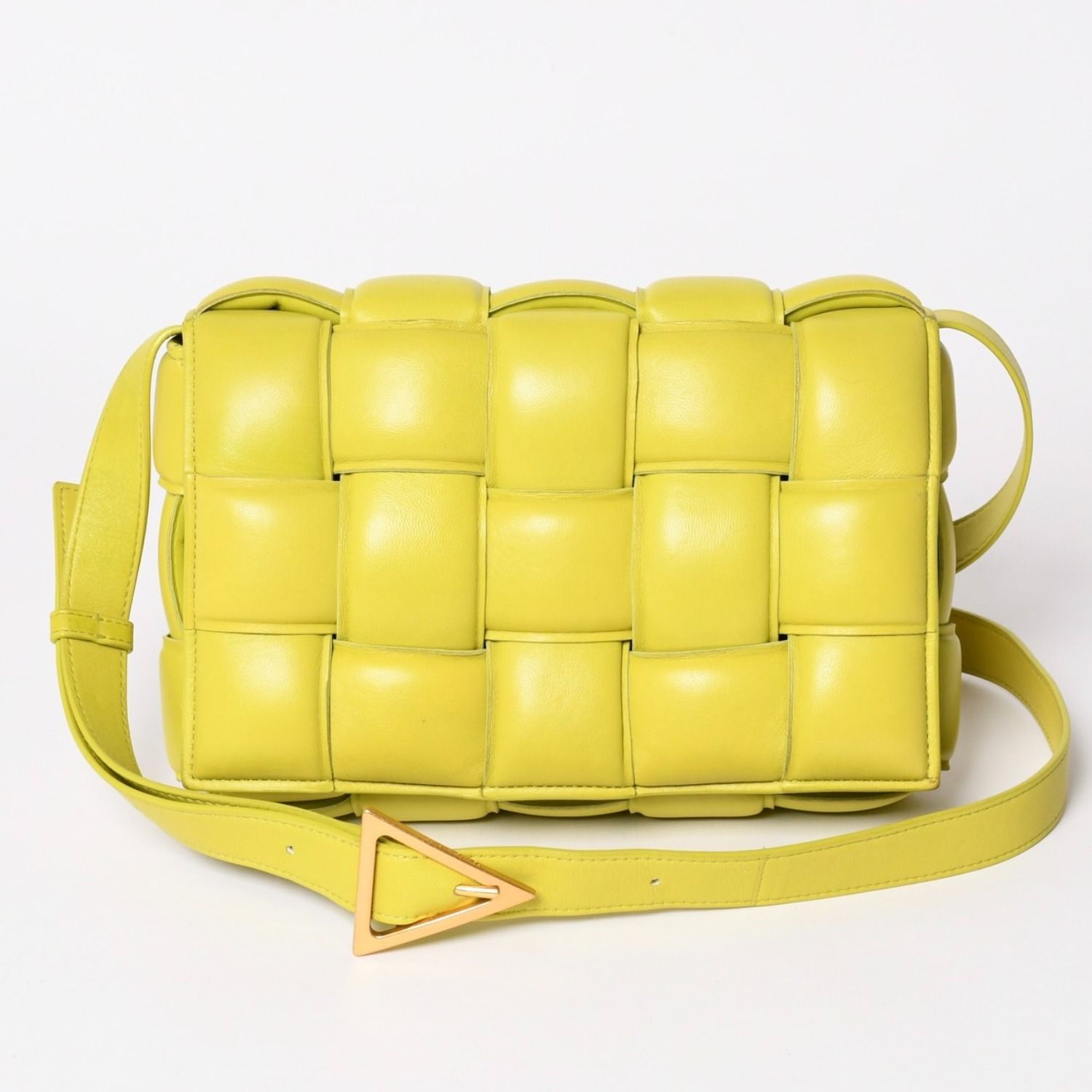 極美品 BOTTEGAVENETA ボッテガヴェネタ PADDED CASSETTE パデッド カセット ショルダーバッグ 591970 ライムグリーン 中古 4a003222
