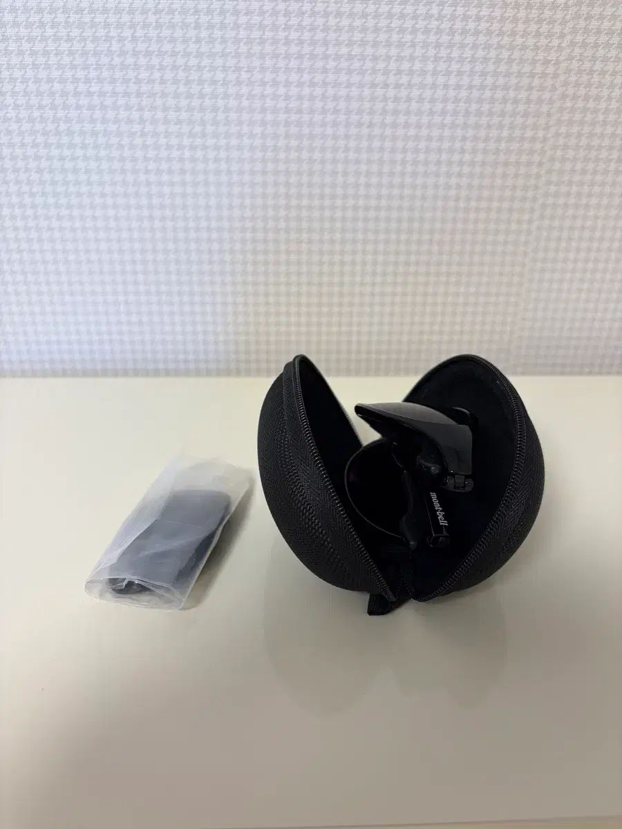 モンベル 折り畳み サングラス 10,204円