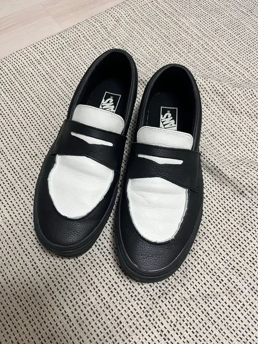 VANS スケート ローファー