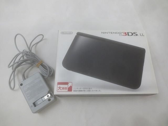 ゲーム ニンテンドー3DS LL 本体 動作品 SPR-001 箱 説明書 周辺機器 カバー 付き 中古品