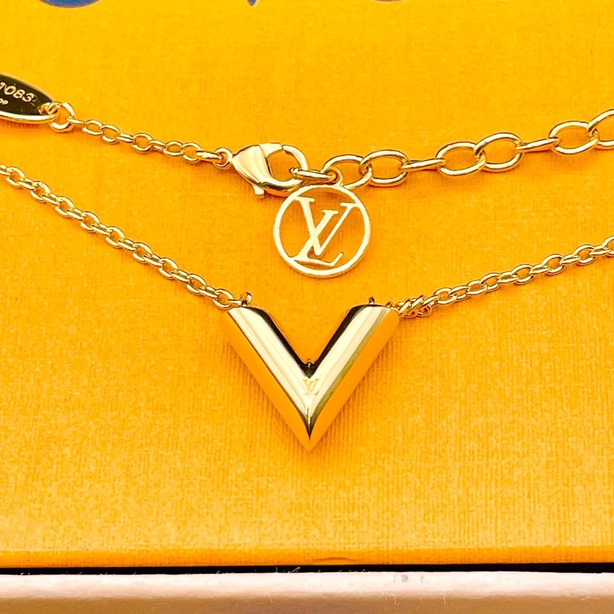 ◇ルイヴィトン◇新品仕上済 LOUIS VUITTON M61083 エセンシャルV