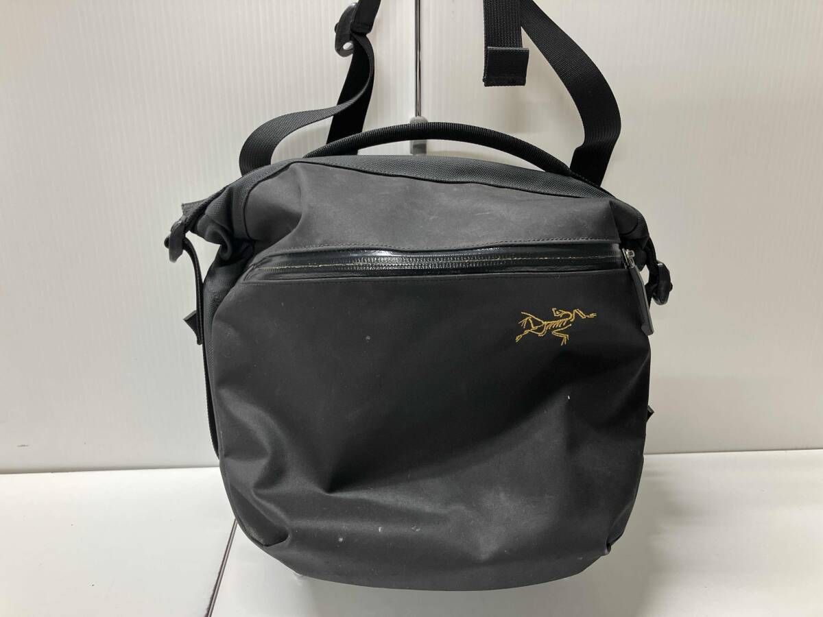 ARC'TERYX アークテリクス ショルダーバッグ 24019-122538-09 19 ARR08 ブラック 黒
