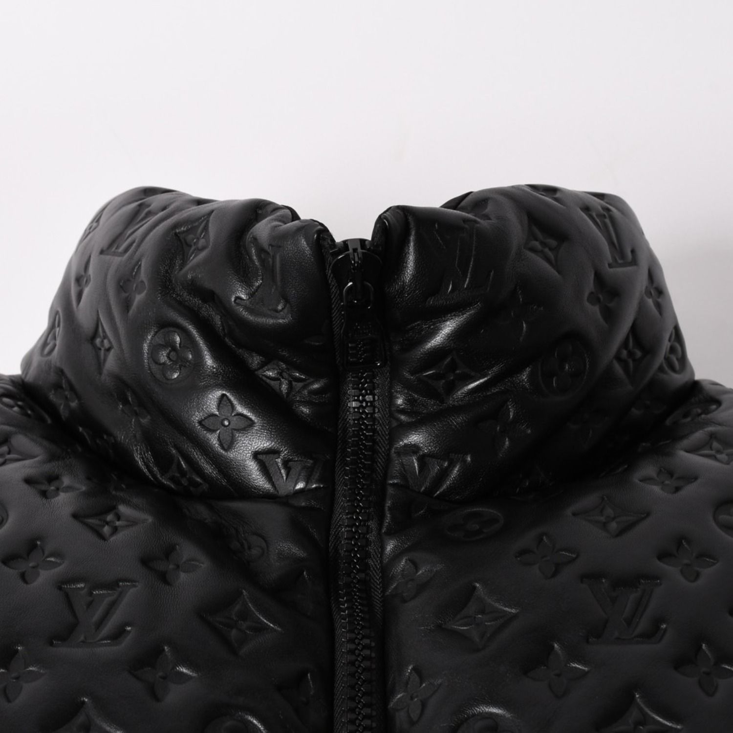 極美品 LOUIS VUITTON ルイヴィトン ダウンジャケット モノグラム 