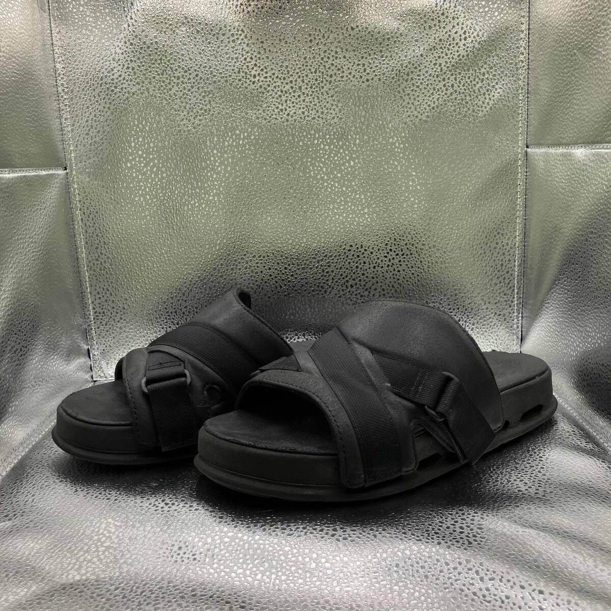 ISSEY MIYAKE サンダル HOLDS ブラック イッセイミヤケ - メルカリ