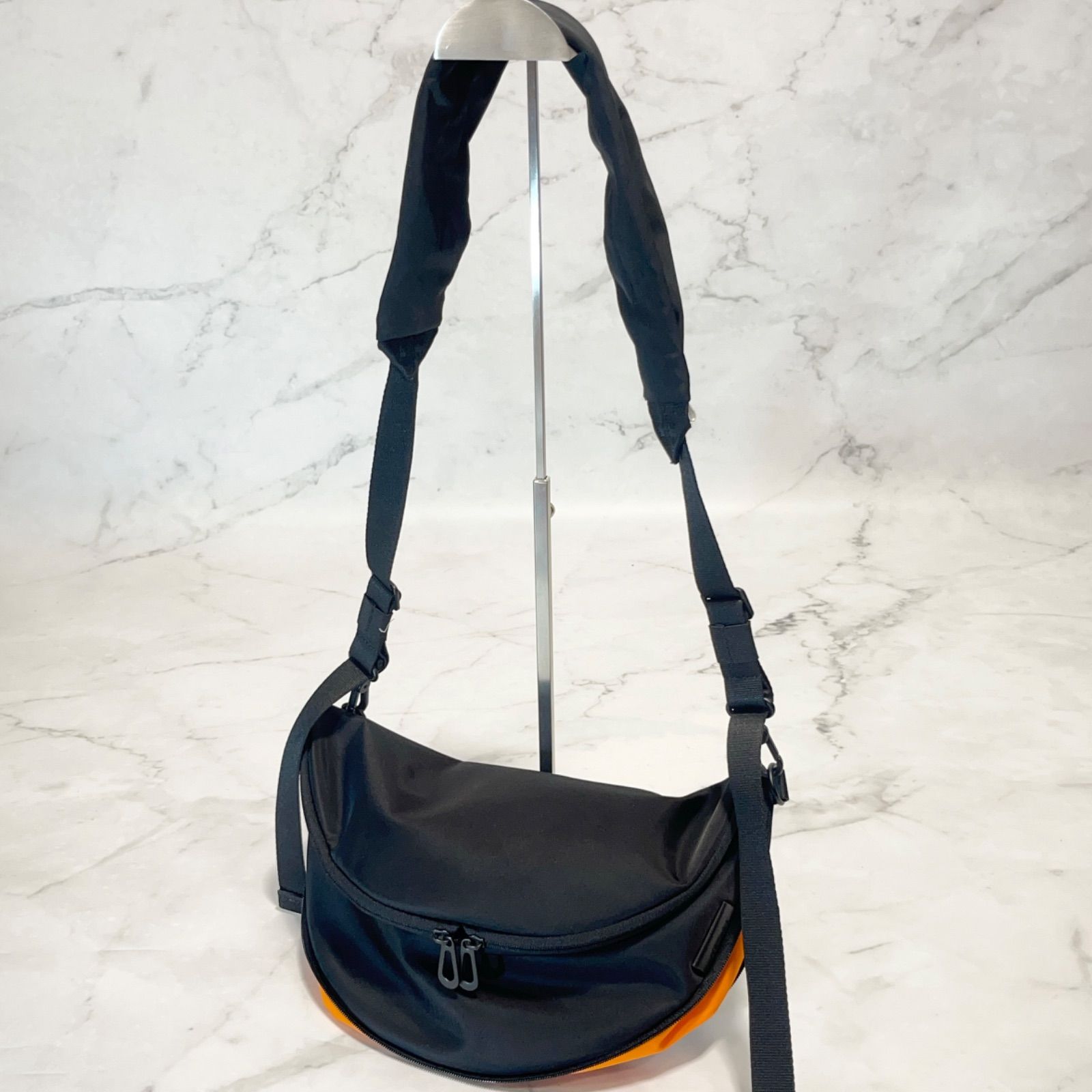 Coteu0026Ciel コートエシエル Hala S Sleek Black/Orange ショルダー 