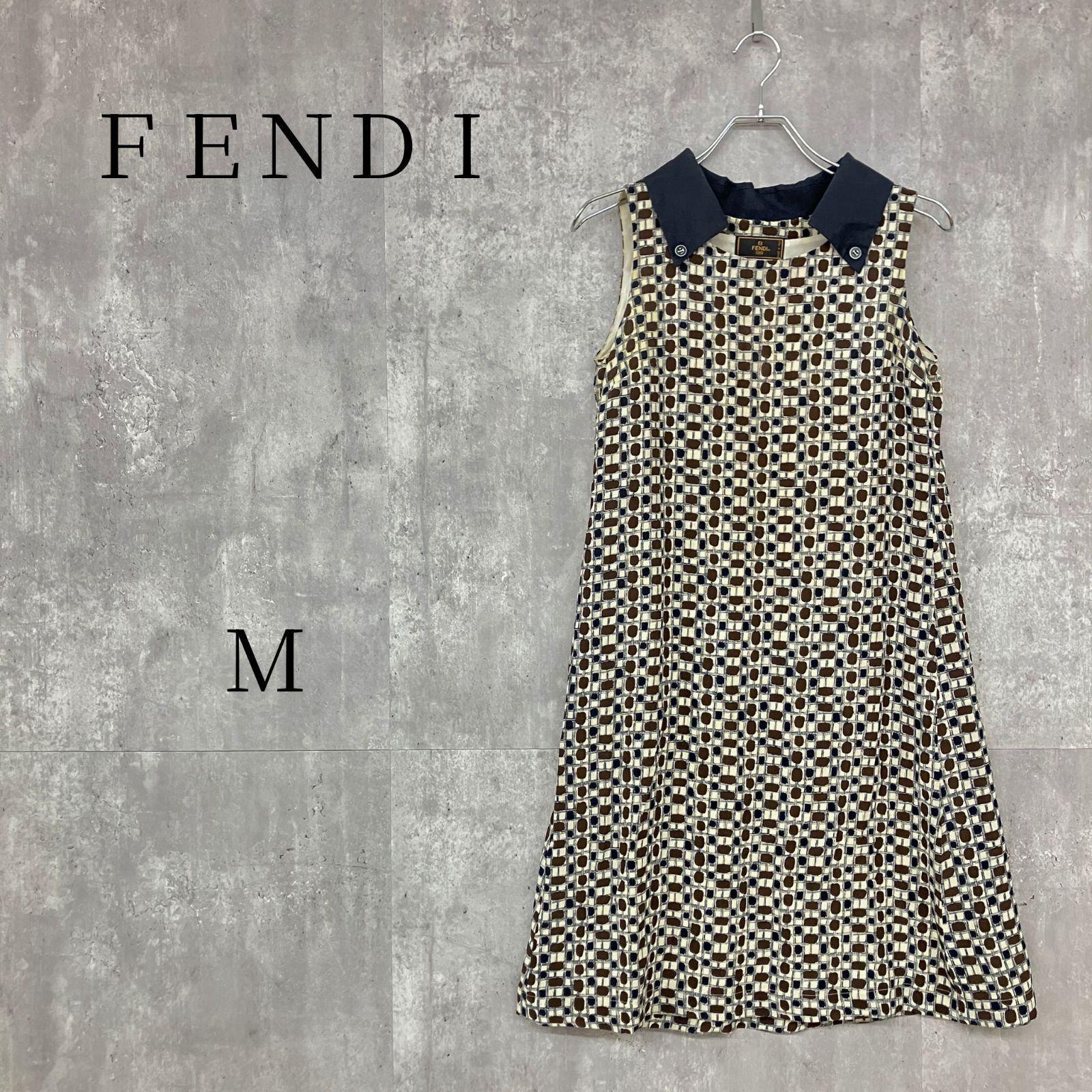 FENDI 365 フェンディ ノースリーブ ワンピース 襟付き 総柄 マルチカラー イタリア製 サイズM レディース 膝丈 Aライン ドレス ブランド カジュアル エレガント 上品 大人コーデ おしゃれ 夏服