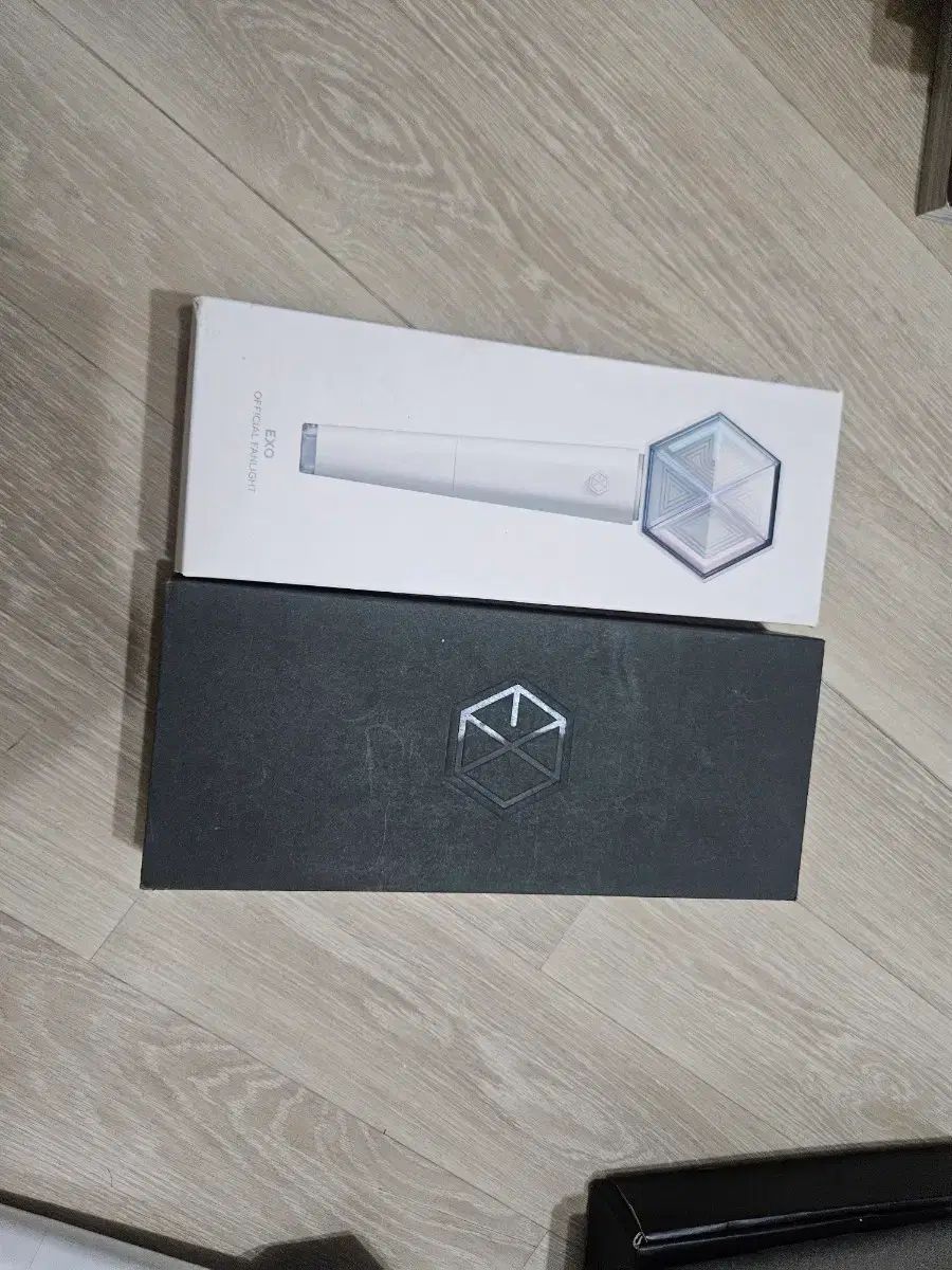 EXO（エクソ） エリディ봉 (EXO ペンライト) グリーティング シーグリ シーズングリーティング アルバム ファンフィクション まとめ