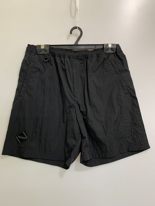 中古品】 F.C.R.B エフシーアールビー BIG LOGO NYLON EASY SHORTS