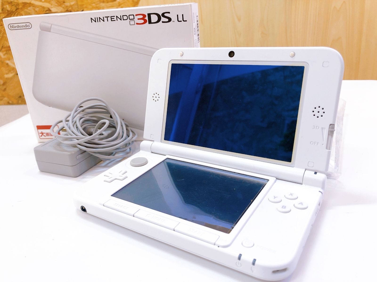 【4480】　Nintendo ニンテンドー 3DS LL SPR-001 ホワイト 動作確認済み