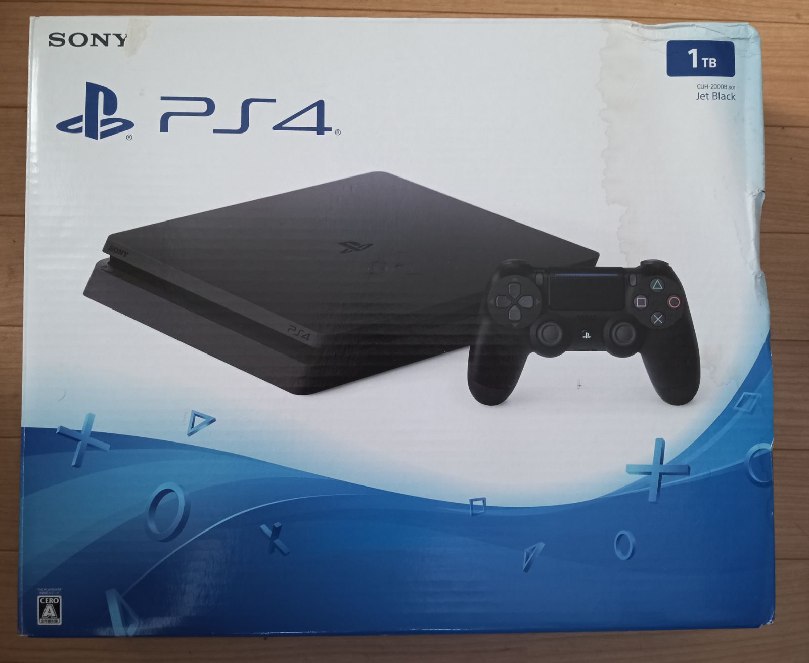 【美品・1TB】PS4 本体 ジェットブラック 完品 すぐ遊べるセット 箱付