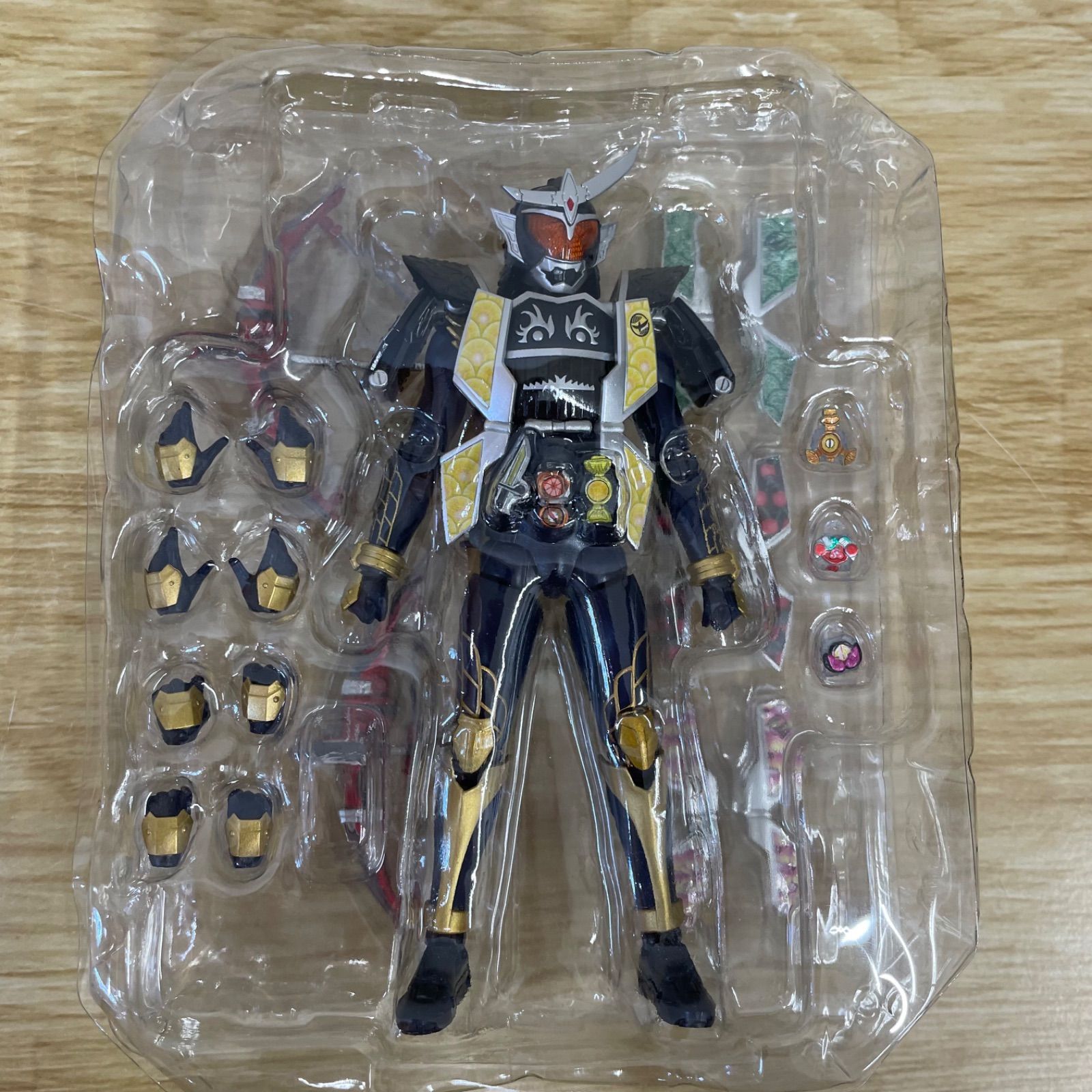 □バンダイ S.H.Figuarts 仮面ライダー鎧武 ジンバーレモンアームズ 