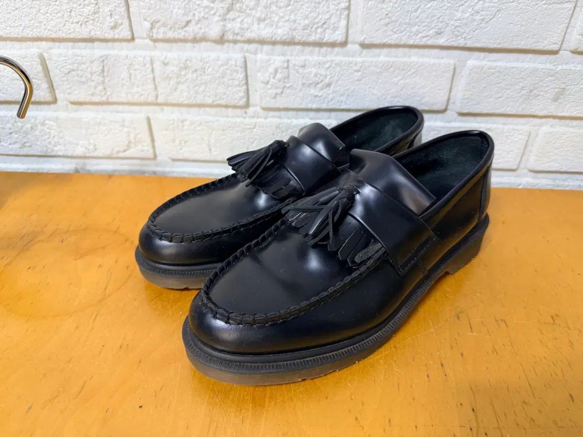DR. MARTENS ドクターマーチン エイドリアン タッセル ローファー ブラック EU42
