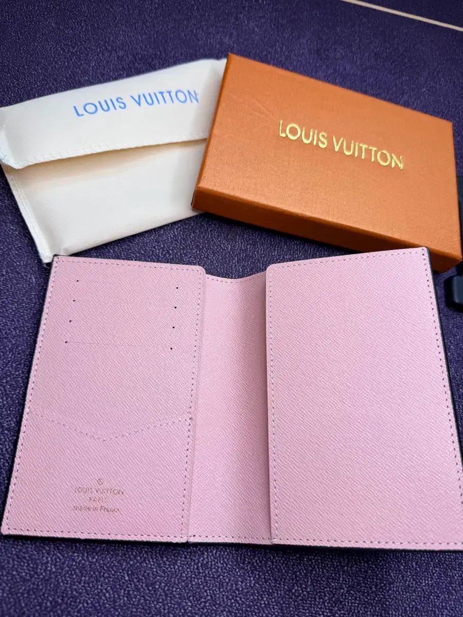 Louis Vuitton ルイヴィトン キャラクター パスポートケース - メルカリ