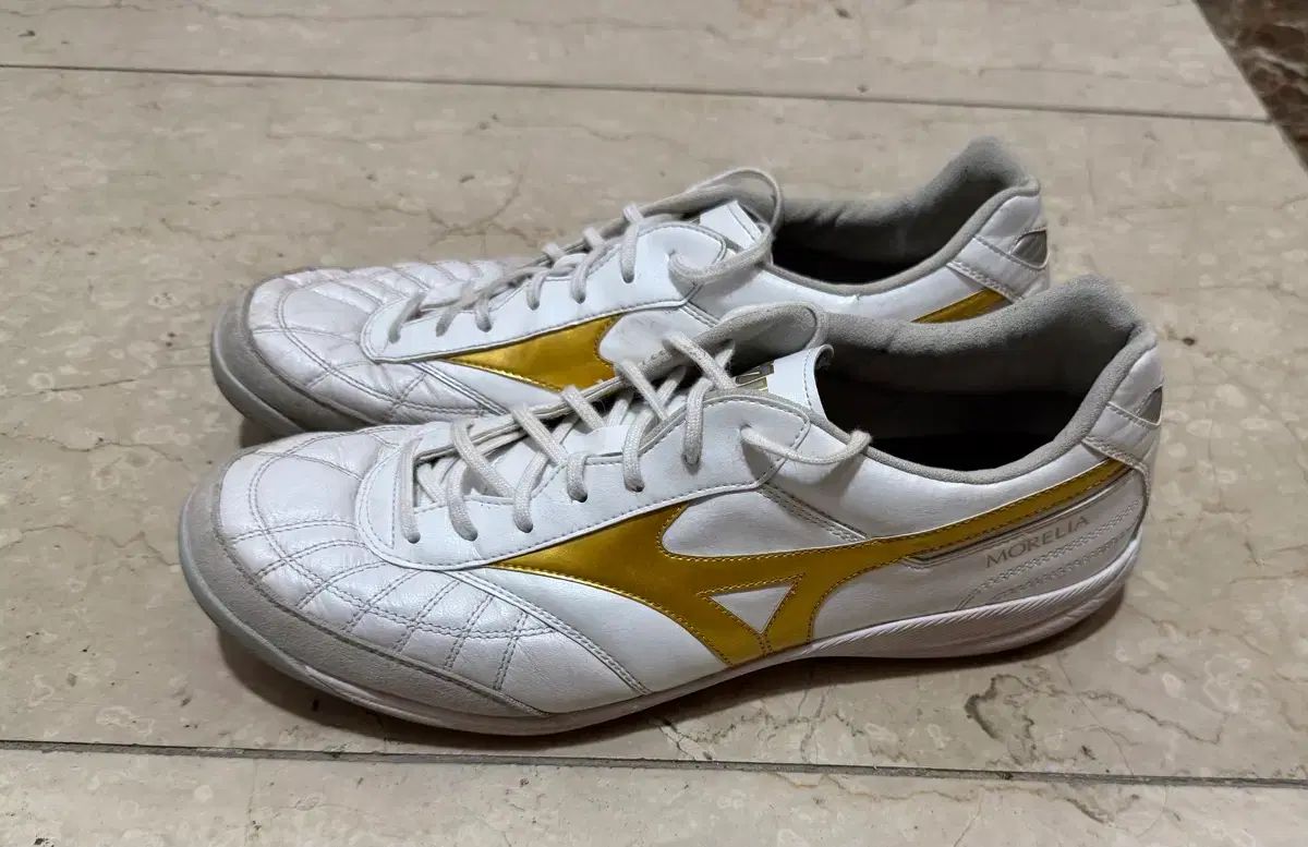 Mizuno モレリア NEO III JAPAN 27.0cm 素足感覚、一新。アップデートされた『モレリア SALA』シリーズを