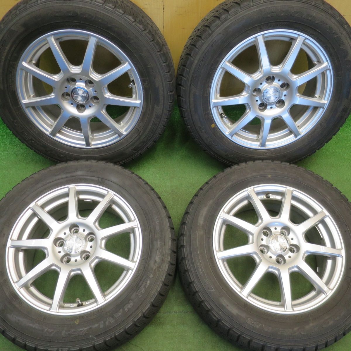 キレイ☆プリウス 等 195/65R15 スタッドレス グッドイヤー アイスナビ