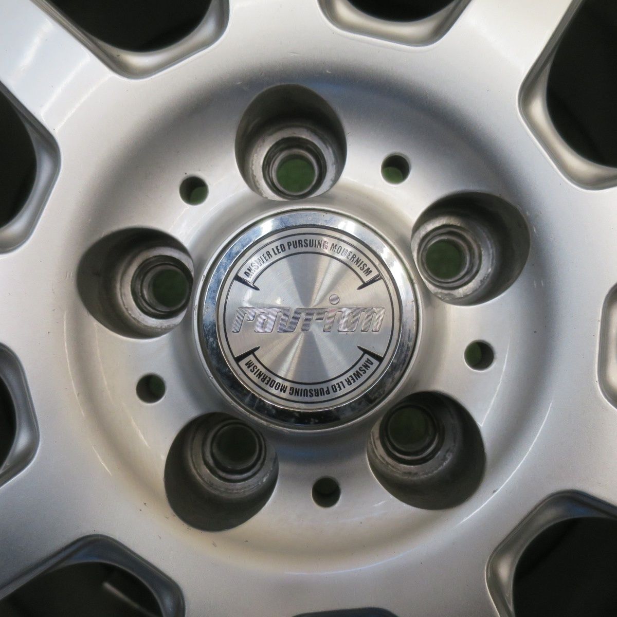 キレイ☆プリウス 等 195/65R15 スタッドレス グッドイヤー アイスナビ