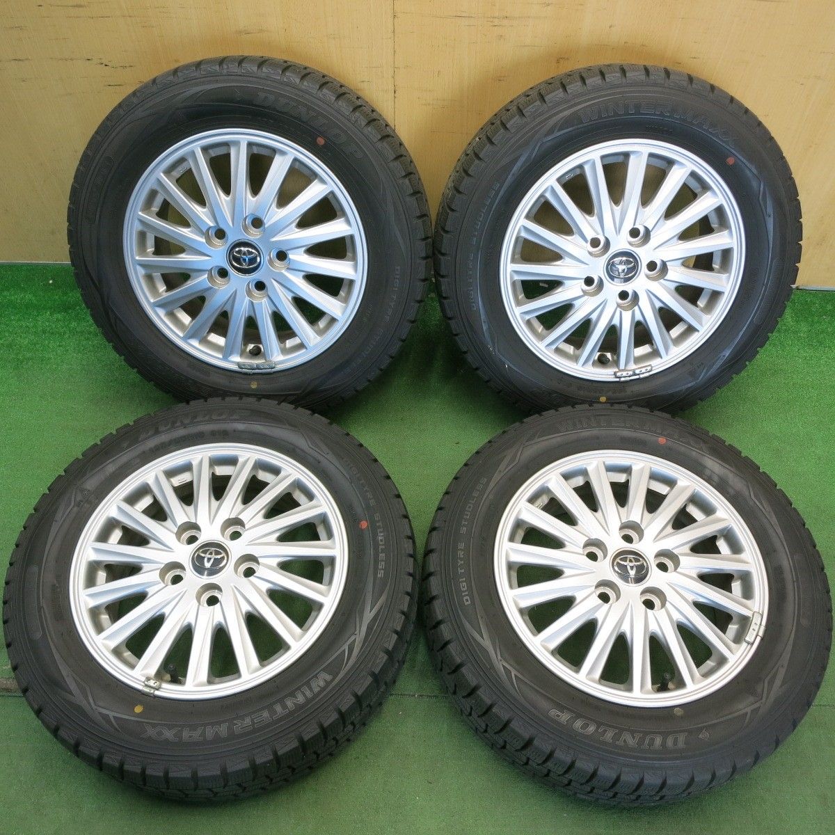 バリ溝！キレイ！9分☆トヨタ 80系 ノア ヴォクシー 純正 195/65R15