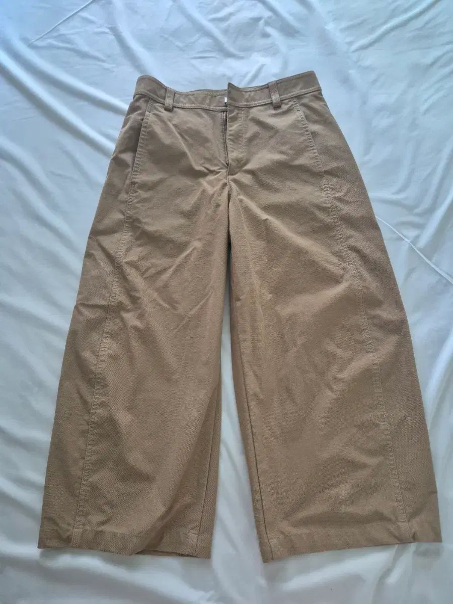 UNIQLO ユニクロ BARREL(バレル)レグ ベージュ m 裾上げ
