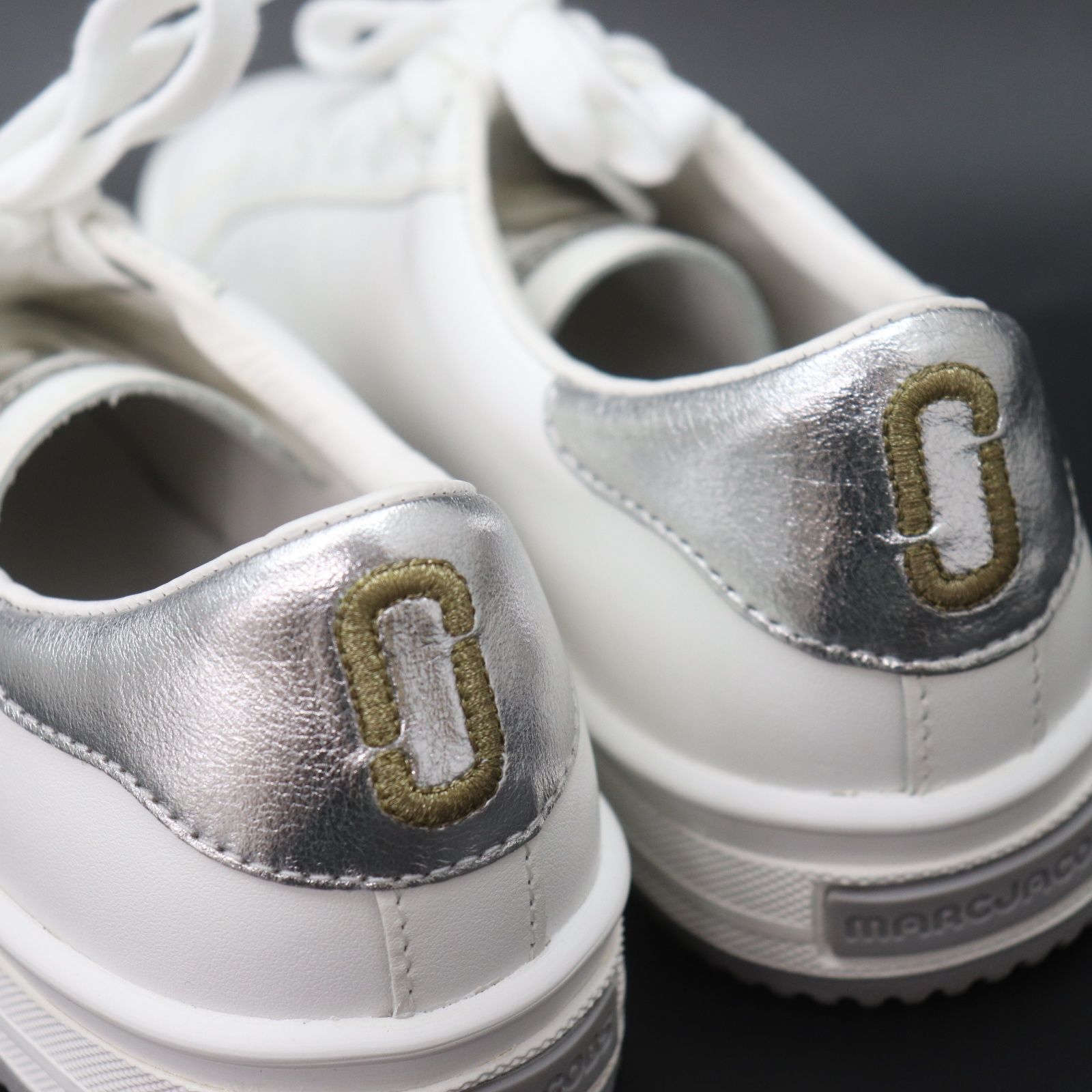 IT0ZULOEFVCV 美品 MARC JACOBS マークジェイコブス レザー スニーカー 