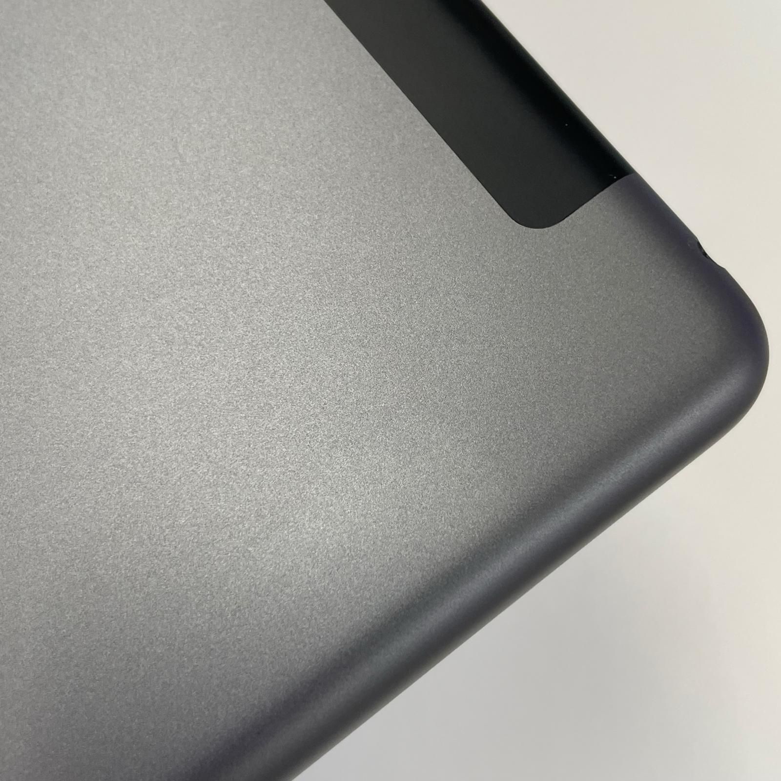 docomo iPad 第8世代 WiFi+Cellular 32GB スペースグレイ - メルカリ