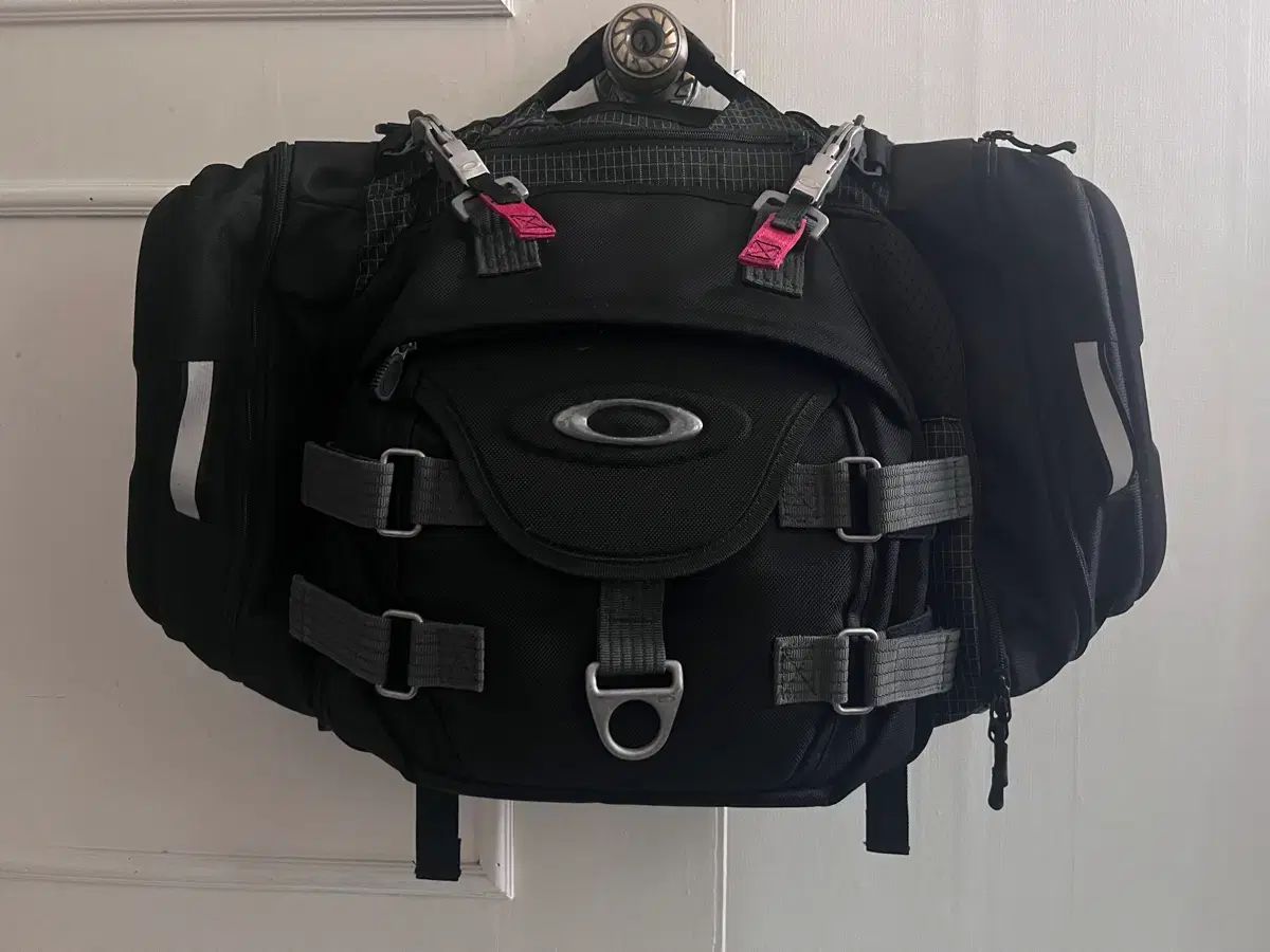 Oakley link Duffle bag + AP tactical ロール 49,891円