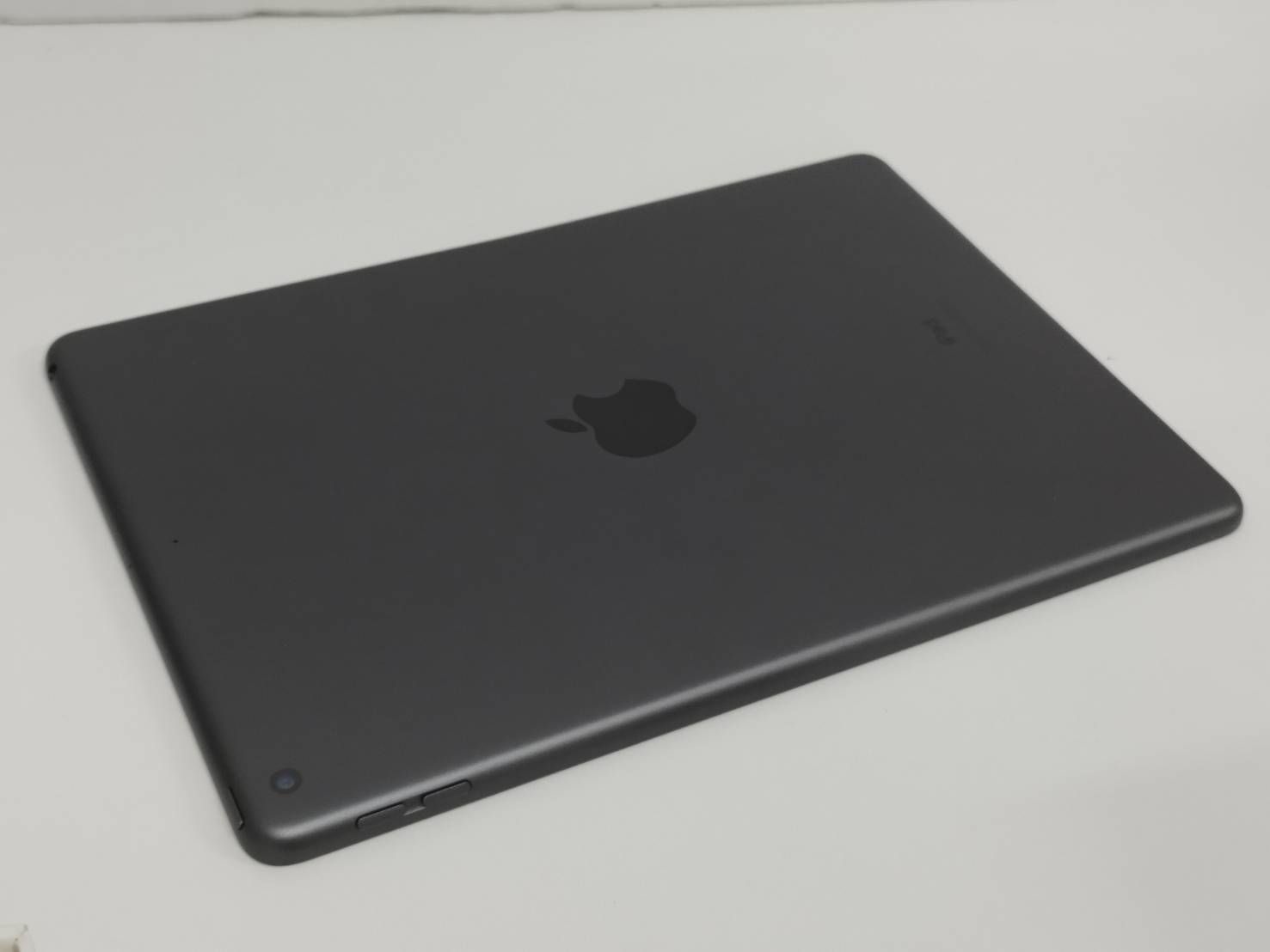 iPad 第9世代64GBWi-Fi 【ジャンク品】画面不良•バッテリー96% 良品】iPad 第9世代 64GB Wi-Fi バッテリー96% - メルカリ