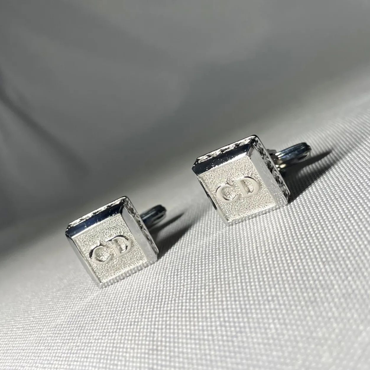 美品 Dior Homme ディオールオム CDロゴ&サイドパンチングデザイン 