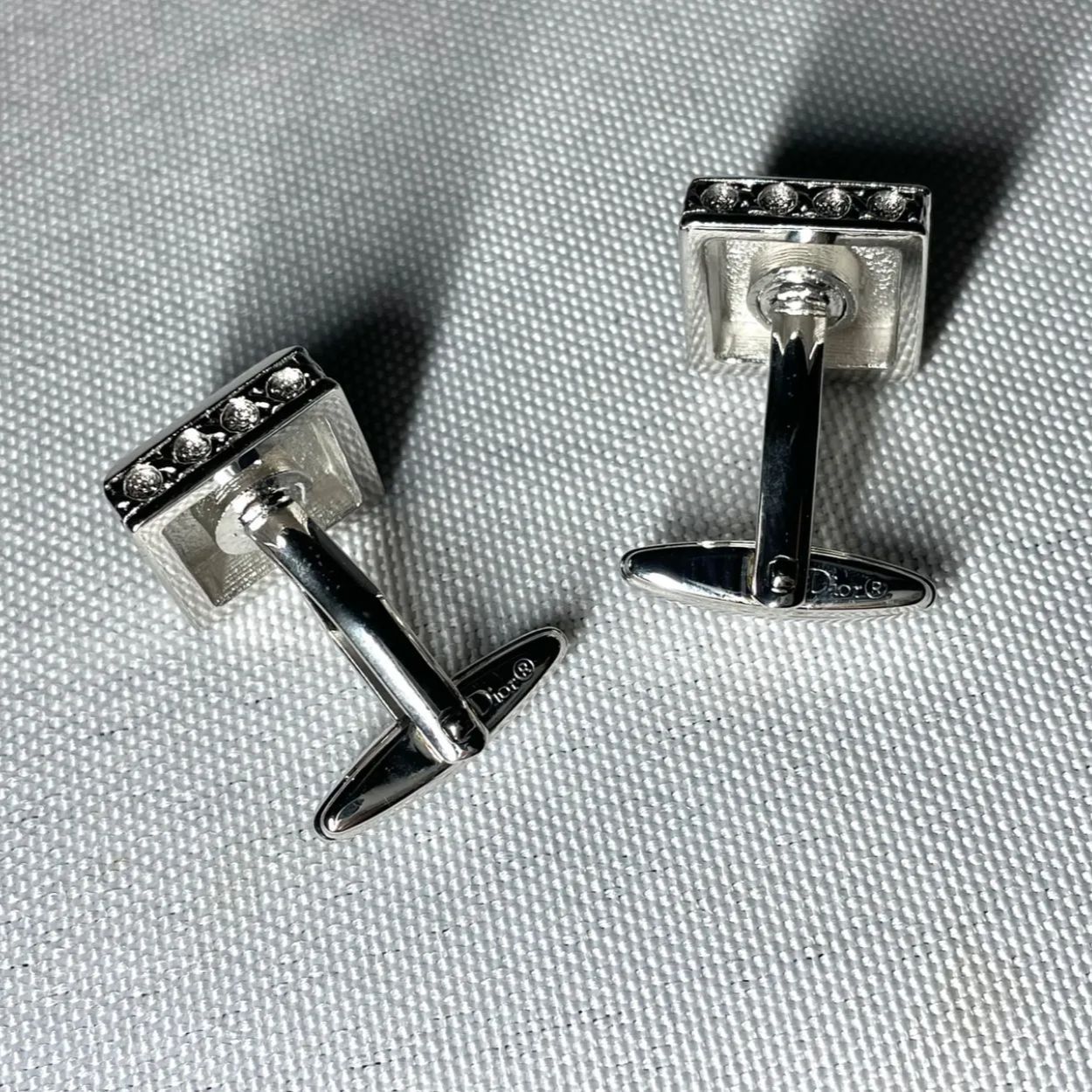 ディオール　カフス　CDアイコン　シルバー　黒　ブラック　カフリンクス　メンズ 美品 Dior Homme ディオールオム CDロゴ&サイドパンチングデザイン
