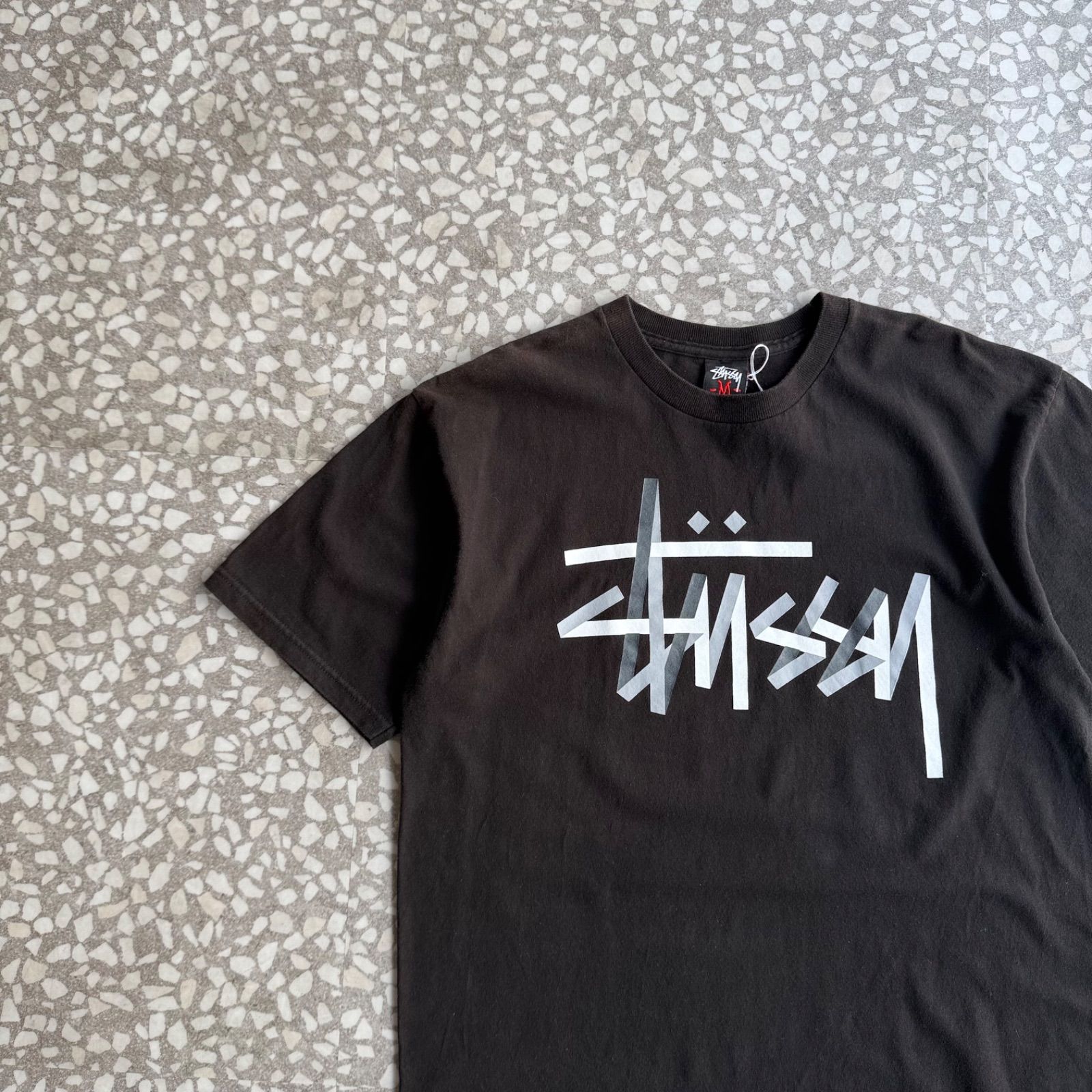 STUSSY / 00’s logo T-shirt size M ステューシー　オールドステューシー　Y2K　デザインTシャツ　半袖　フロントロゴ　ストリート　ユニセックス