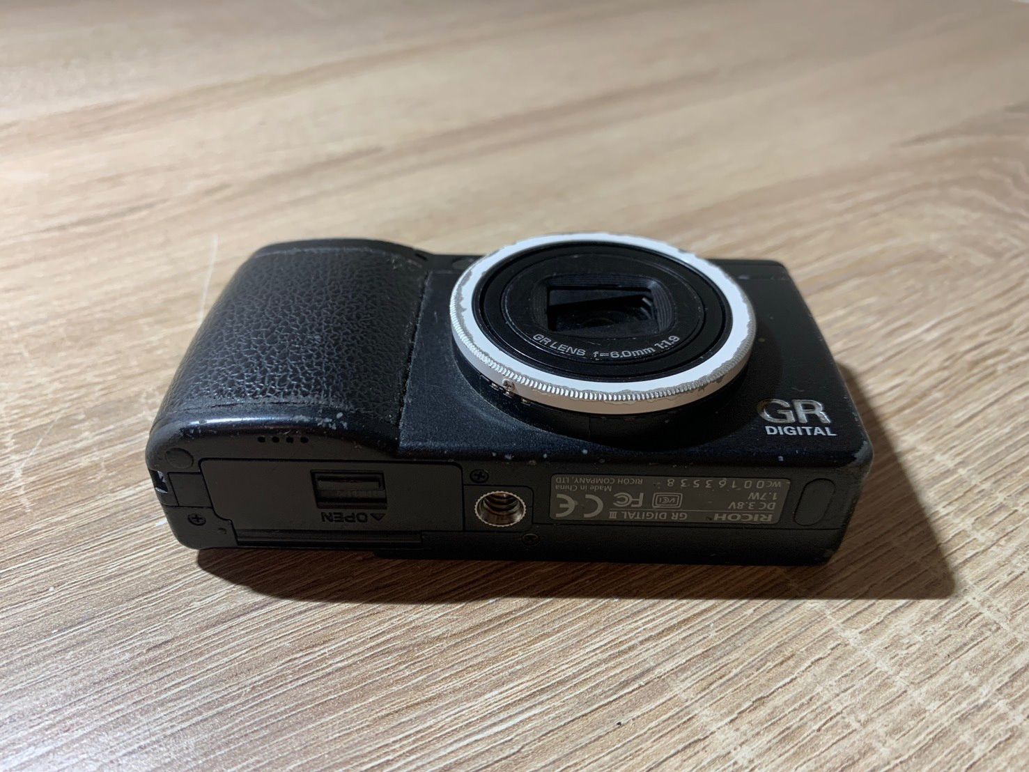 1067 RICOH GR DIGITAL III ブラック デジカメ ジャンク品 【コ