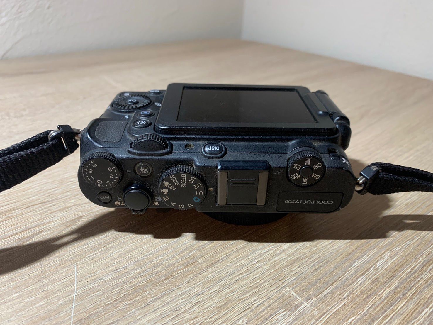 1073 Nikon COOLPIX P7700 ブラック デジカメ ジャンク品 【コ 