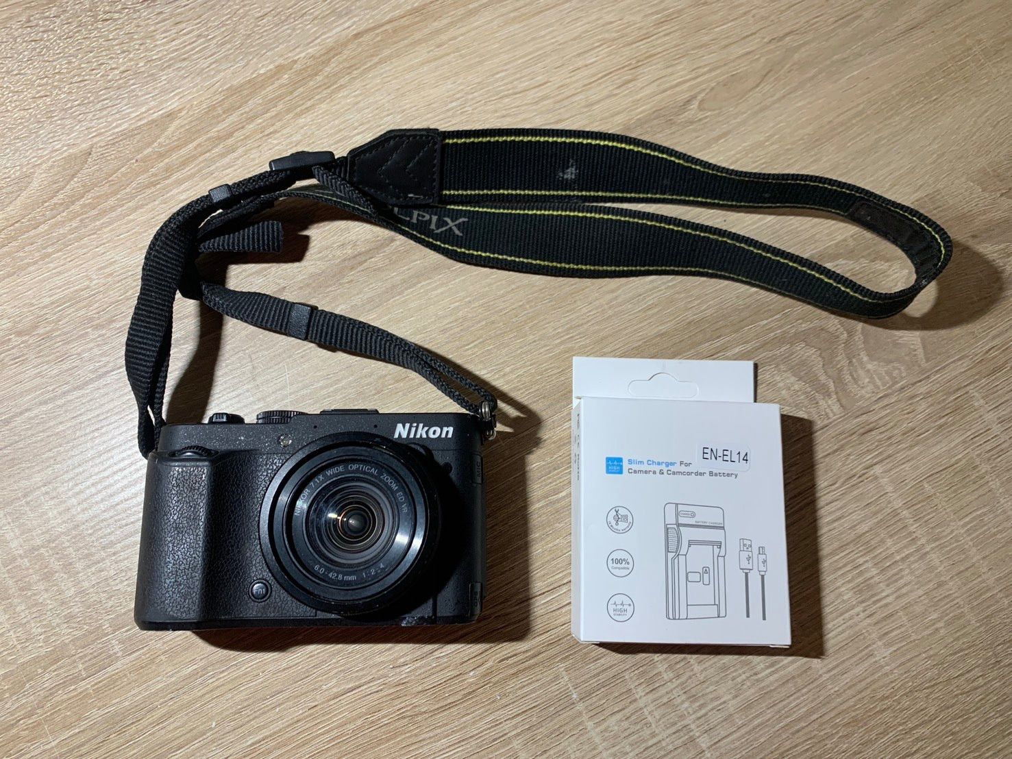 1073 Nikon COOLPIX P7700 ブラック デジカメ ジャンク品 【コ 