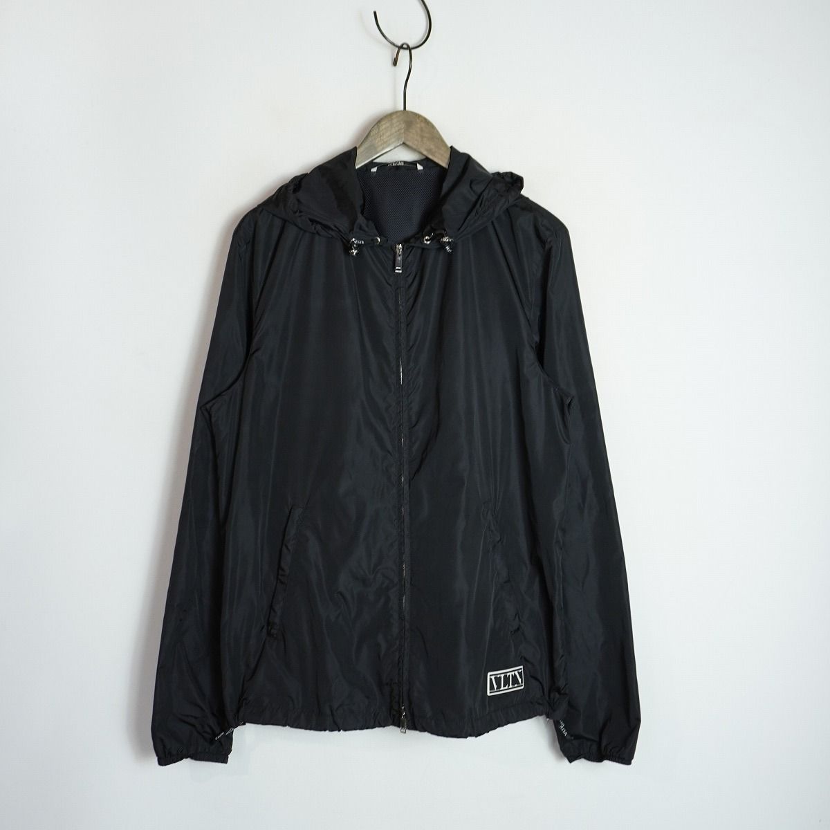 正規 VALENTINO ヴァレンティノ ヴァレンチノ ナイロン ジップ ジャケット ウィンド ブレーカー ブルゾン UV3CI3556FN 黒 サイズ48 3118Q♪