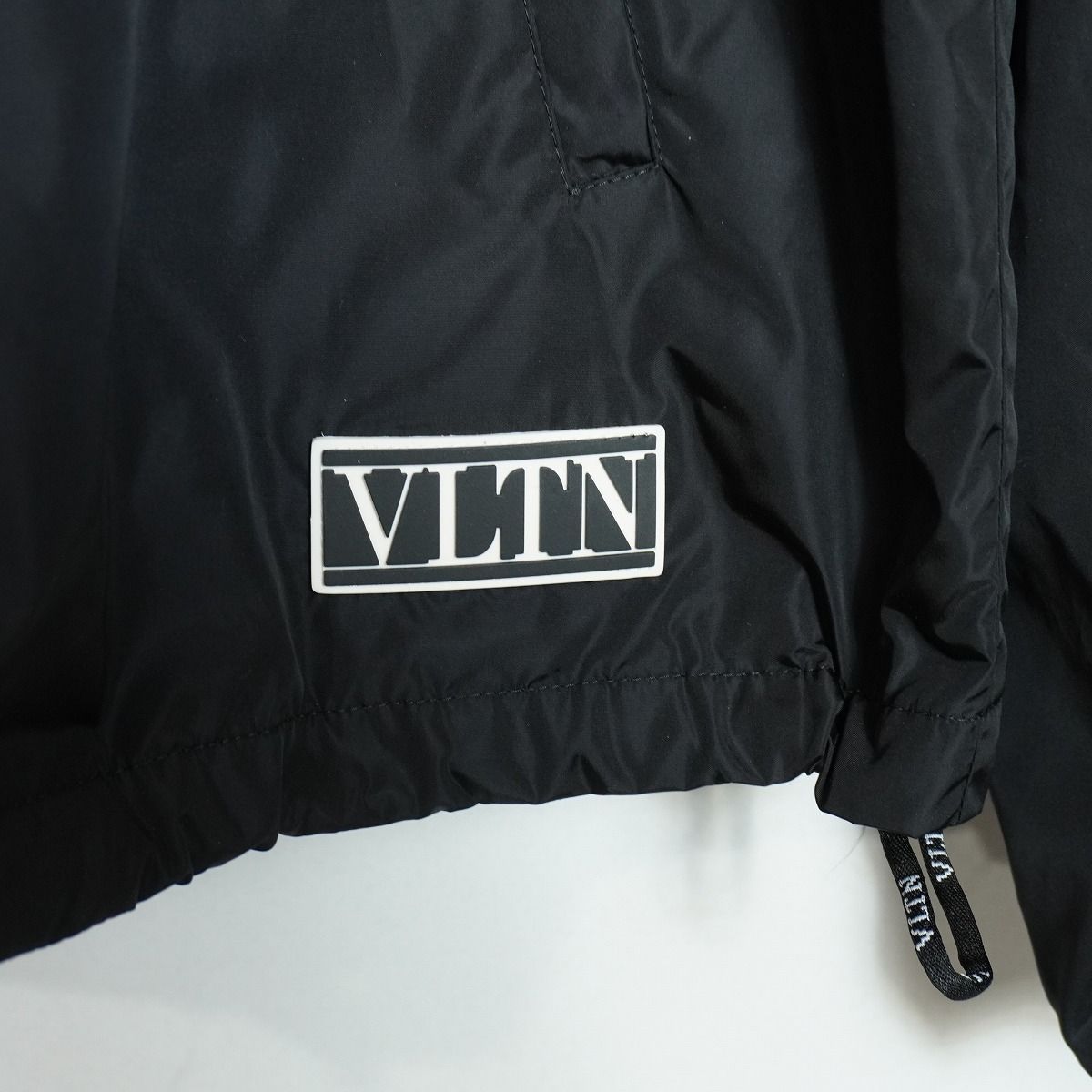 正規 VALENTINO ヴァレンティノ ヴァレンチノ ナイロン ジップ ジャケット ウィンド ブレーカー ブルゾン UV3CI3556FN 黒 サイズ48 3118Q♪